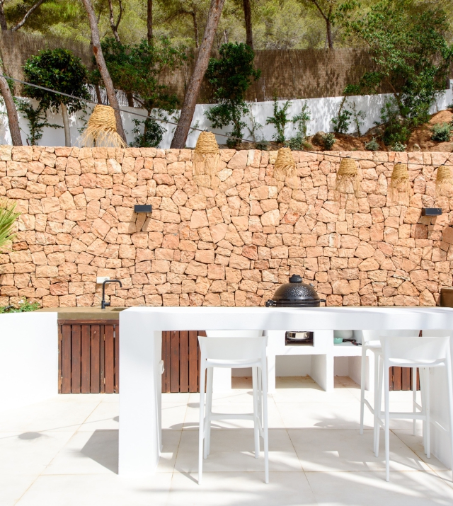 Resa estates huis kopen Ibiza es cubells villa outdoor.jpg